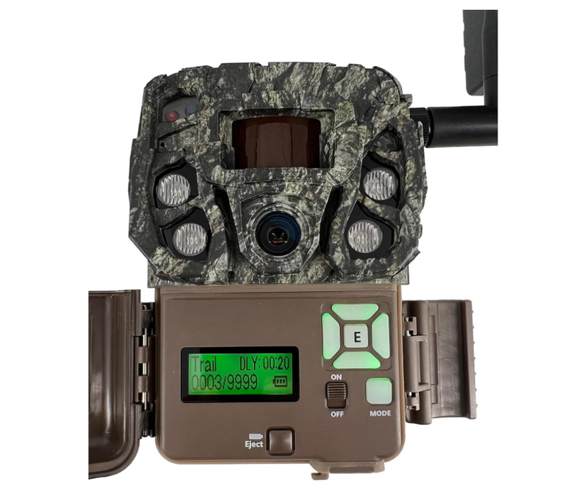 Browning Defender Vision Pro AI Double Trail Camera Bundle – Solar, 2×32GB SD & Reader Case