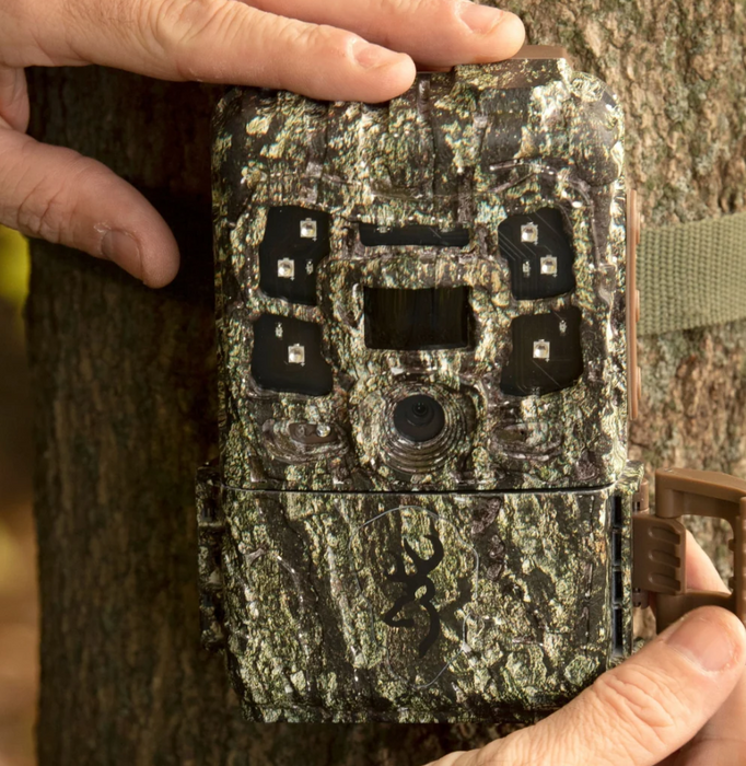 Browning Defender Pro Scout MAX Bundle