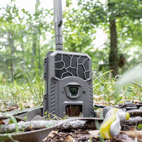 WiseEye Mini Cam 2 Trail Camera Bundle – 32GB SD Card & Reader